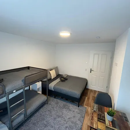 Hostal Hub 19 - Mit Balkon