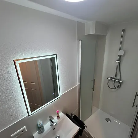Hub 19 - Mit Balkon Hostal *