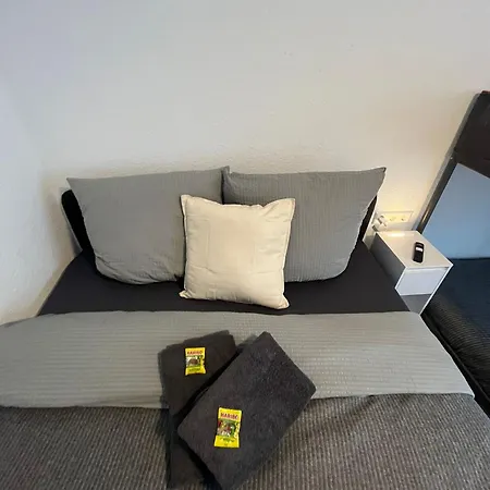 Hub 19 - Mit Balkon Hostal